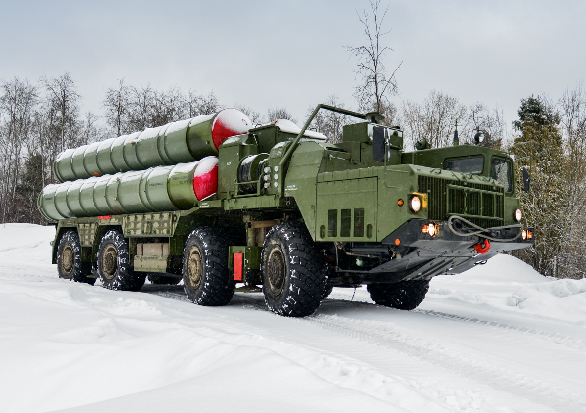 Novo sistema antiaéreo S-400 já está em funcionamento em Moscou width=