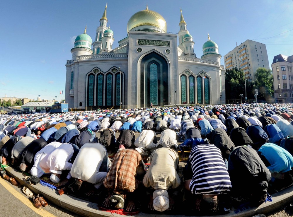 Sukacita Idul Fitri: Muslim Rusia Rayakan ‘Hari Kemenangan’ di Moskow