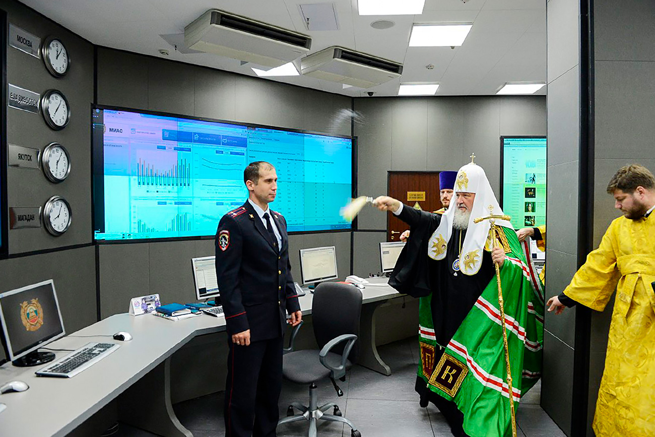 Patriark Moskow menguduskan departemen Kementerian Dalam Negeri Rusia yang baru. Sumber: Layanan Pers Patriark Moscow dan Rusia
