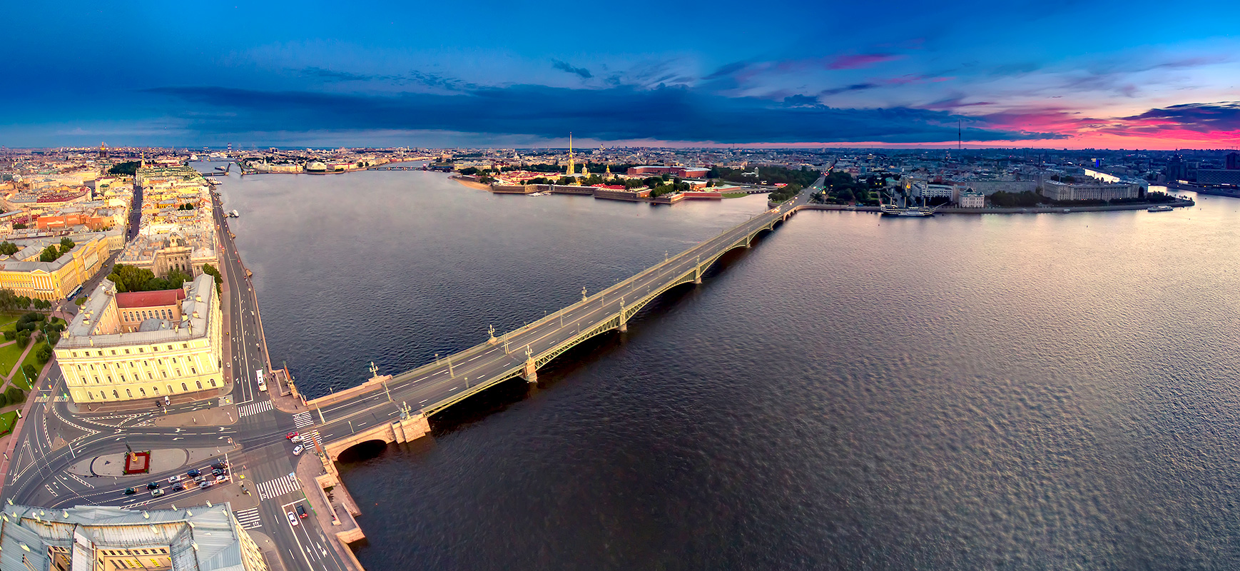 Panorama de São Petersburgo com a Ponte da Trindade e o Forte de Pedro e Paulo / Foto: Legion Media