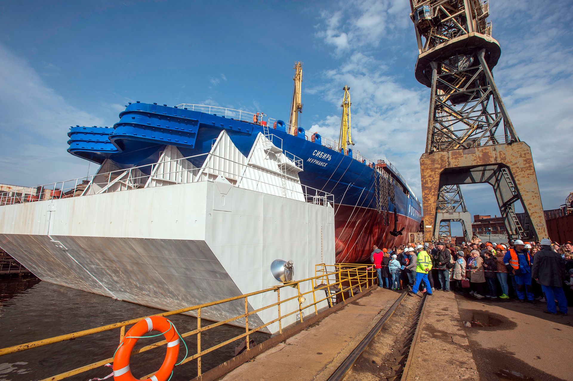 Kapal Terbesar Di Dunia Rusia Luncurkan Sibir Kapal Pemecah Es Terbesar dan 