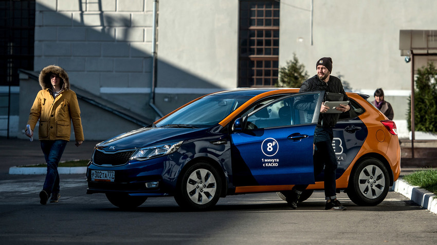 Por que os alugueis de carros por hora estão bombando em Moscou