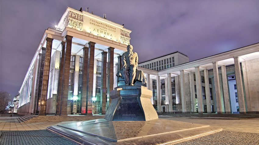 Do foreigners have the right to read and borrow books at Russian ...