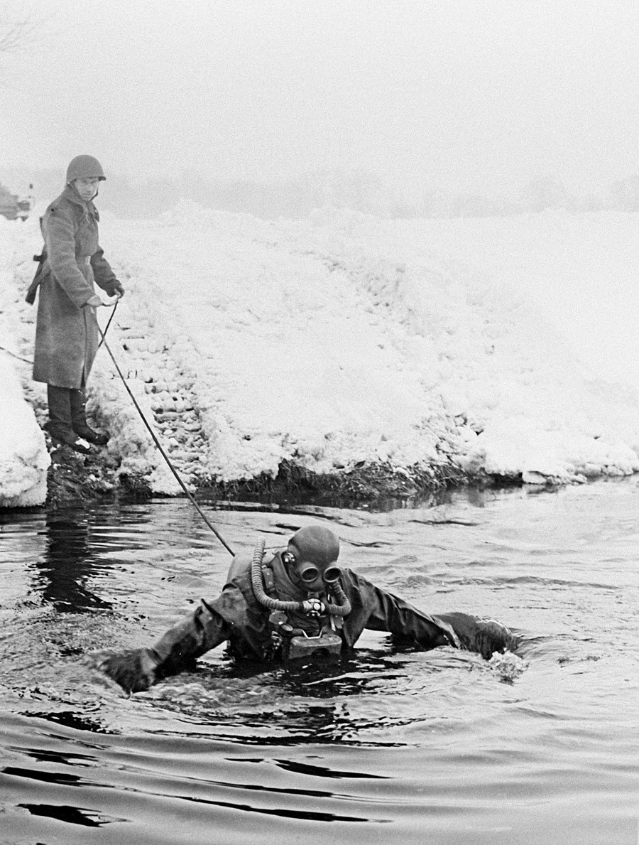 Dauphins mortels - Les nageuts de combat soviétiques; 59ddec7715e9f9080c45e835