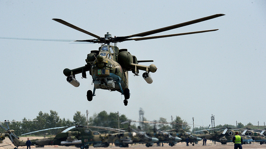 VIDEO: Uji Coba Helikopter Mi-28UB - Russia Beyond