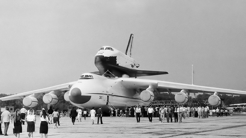 Un día como hoy, de 1988, volaba por primera vez el avión más grande del  mundo: el An-225 Mriya - Russia Beyond ES