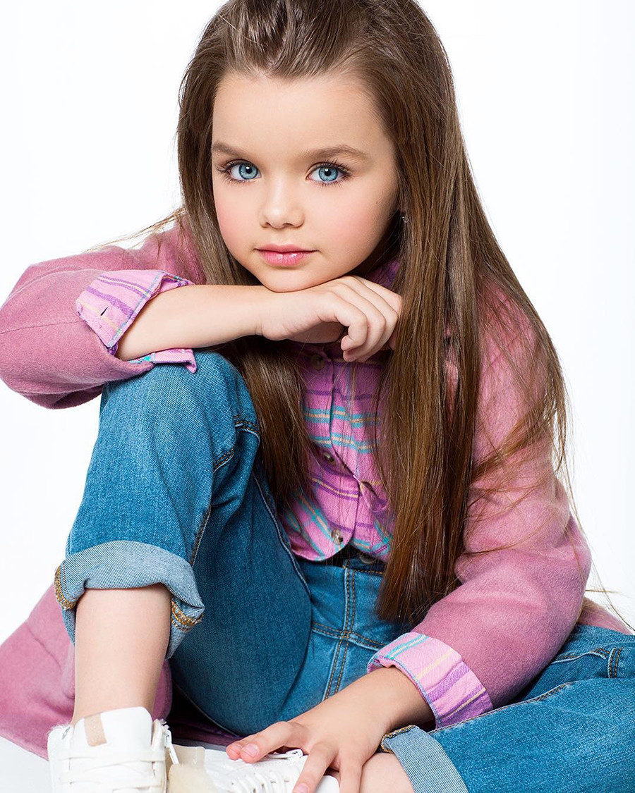 Modelo Infantil Rusa De 6 Años De Edad Aclamada Como ‘la Niña Más Bella Del Mundo Telesantander