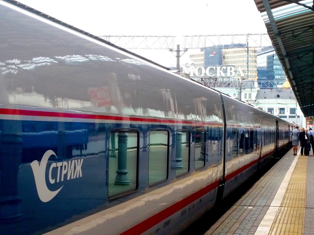 Zügig zwischen Moskau und Berlin Wie luxuriös reist es sich nun zwischen Ost und West? Russia