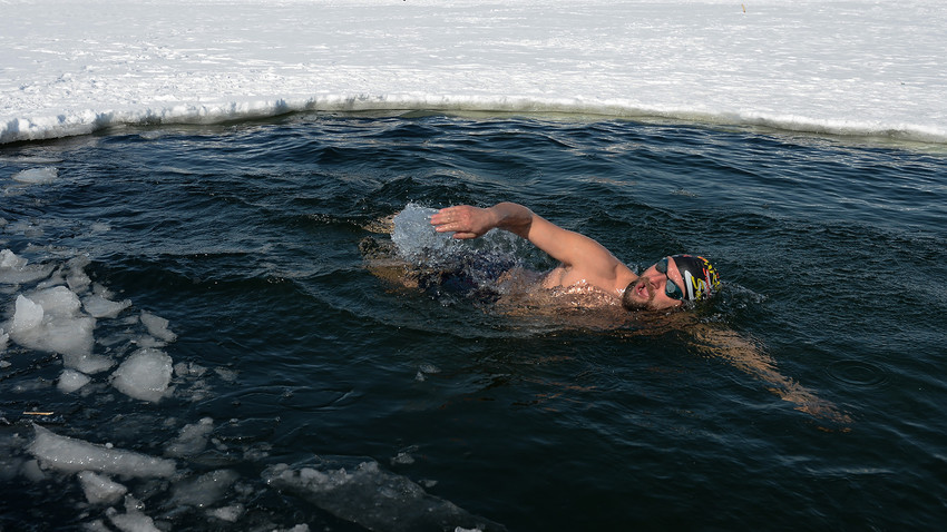 In Yakutia, locals swim and ride bikes despite -60 °C - Russia Beyond