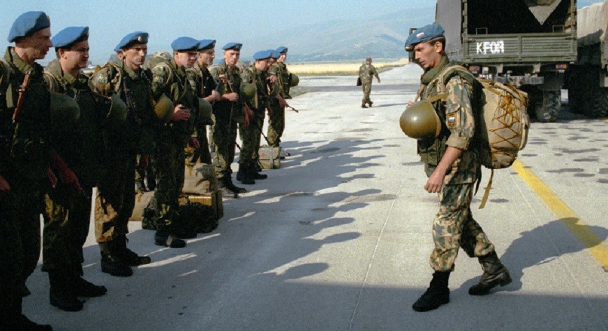 Ruski vojnici na prištinskom aerodromu „Slatina“ u julu 1999.