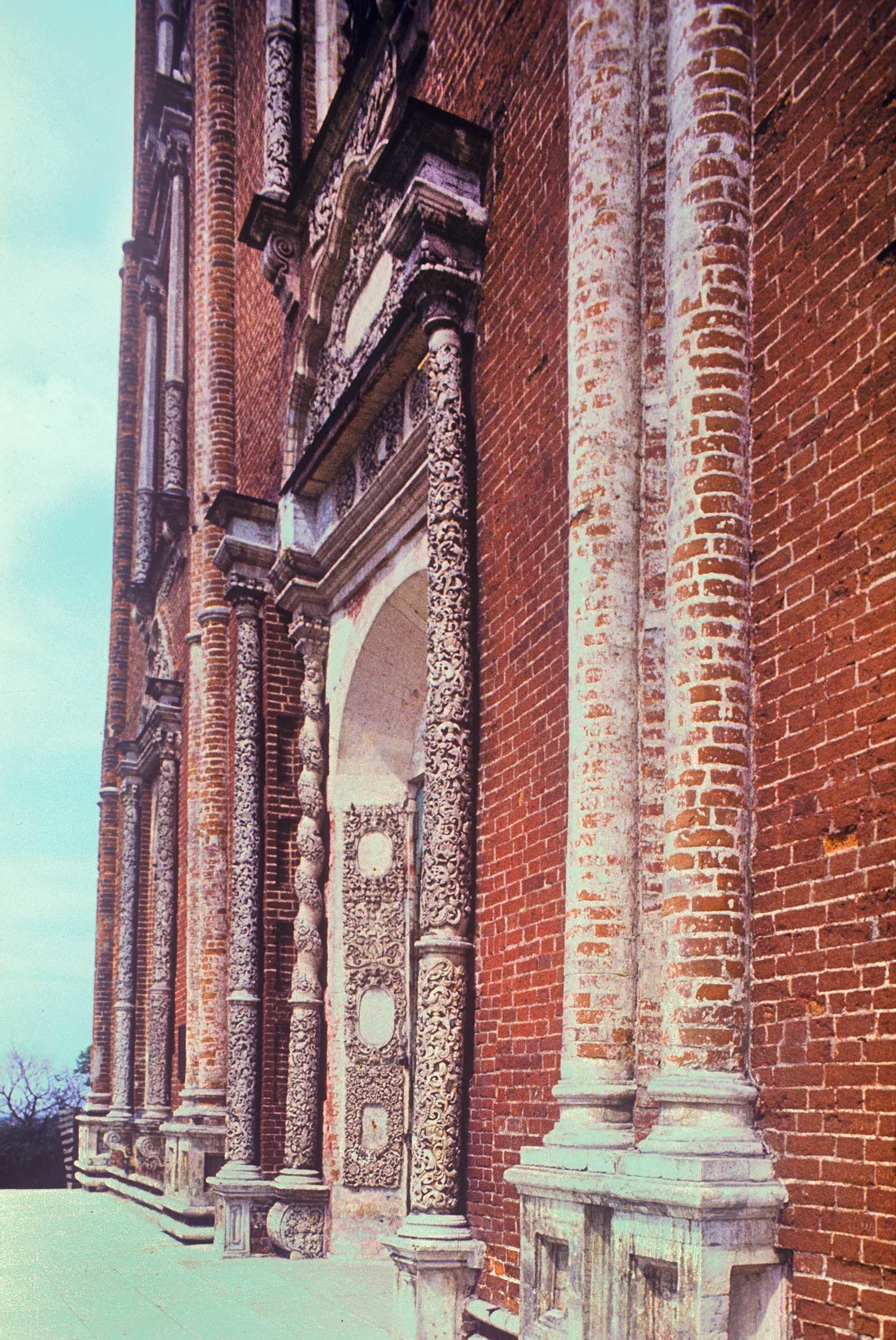 Ryazan Kremlin. Dormition Cathedral, west facade with main portal. May 13, 1984.