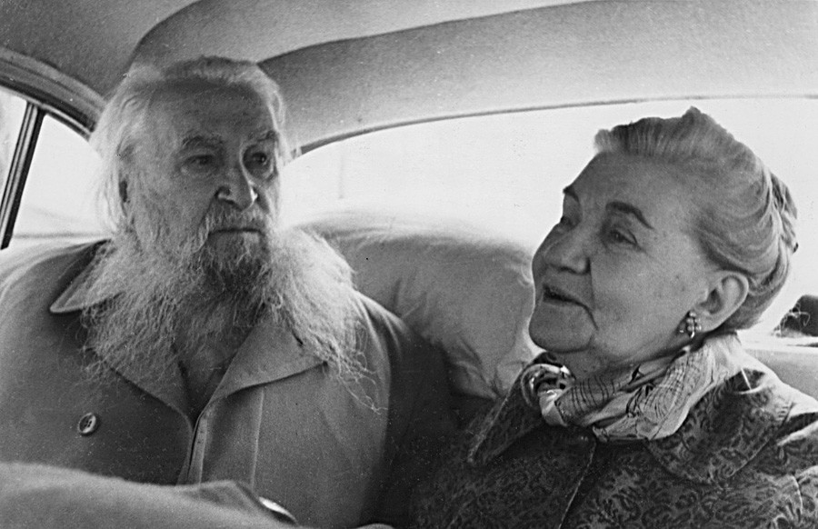 アインシュタインが愛したソ連の女性スパイ 大物理学者とマルガリータ コニョンコワの関係は ロシア ビヨンド