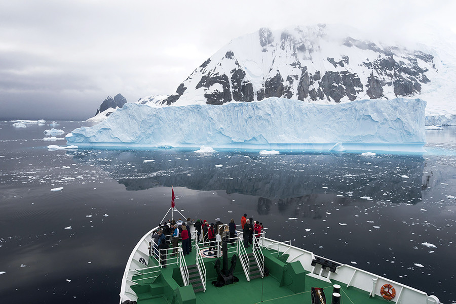 How fearless Russian explorers beat the Brits to discover Antarctica ...