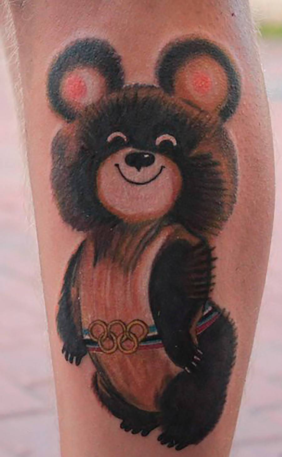Avoir sa patrie dans la peau: des tatouages aux couleurs de la Russie ...
