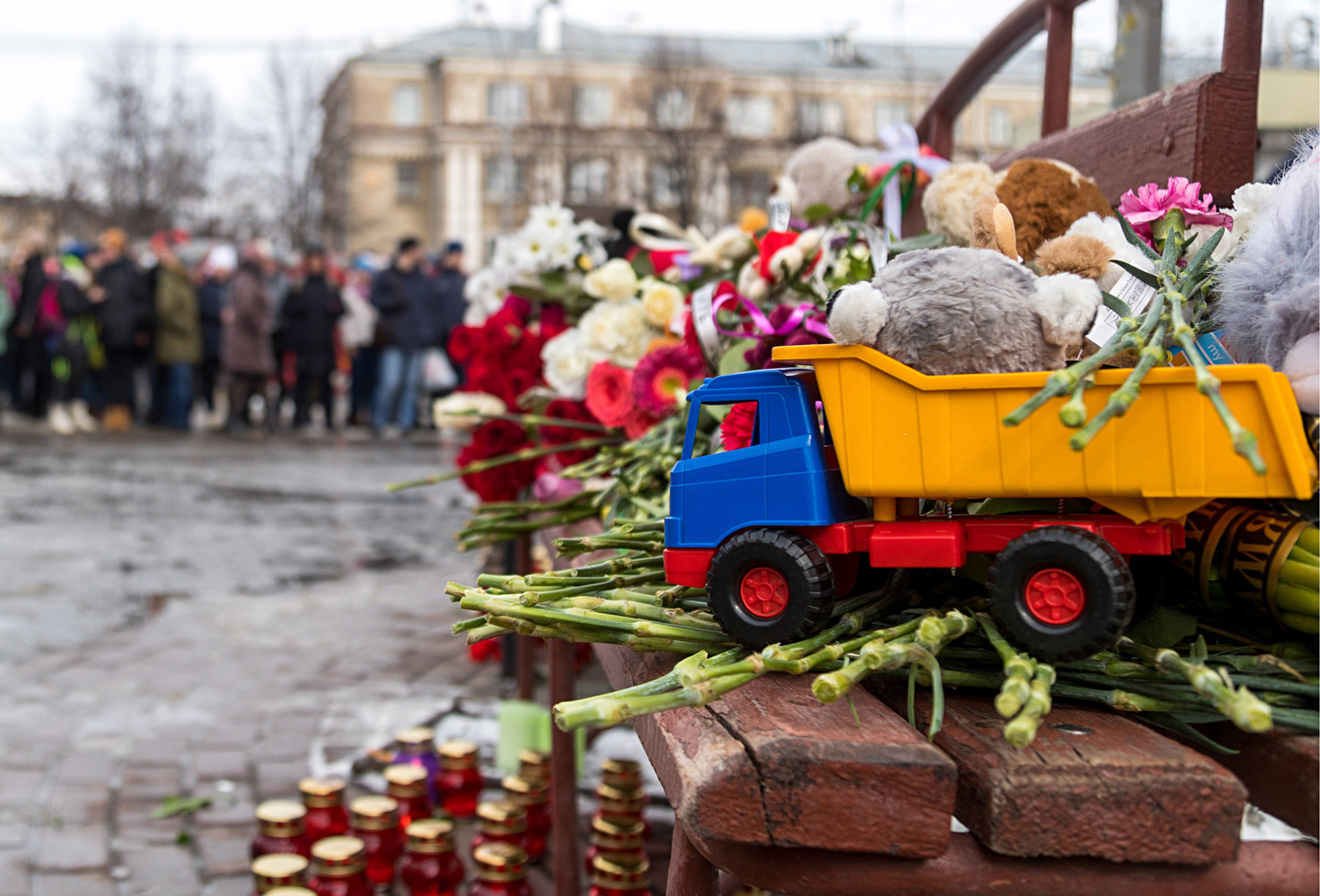 Rusia Berduka Kebakaran di Kemerovo Tewaskan 64 Orang 