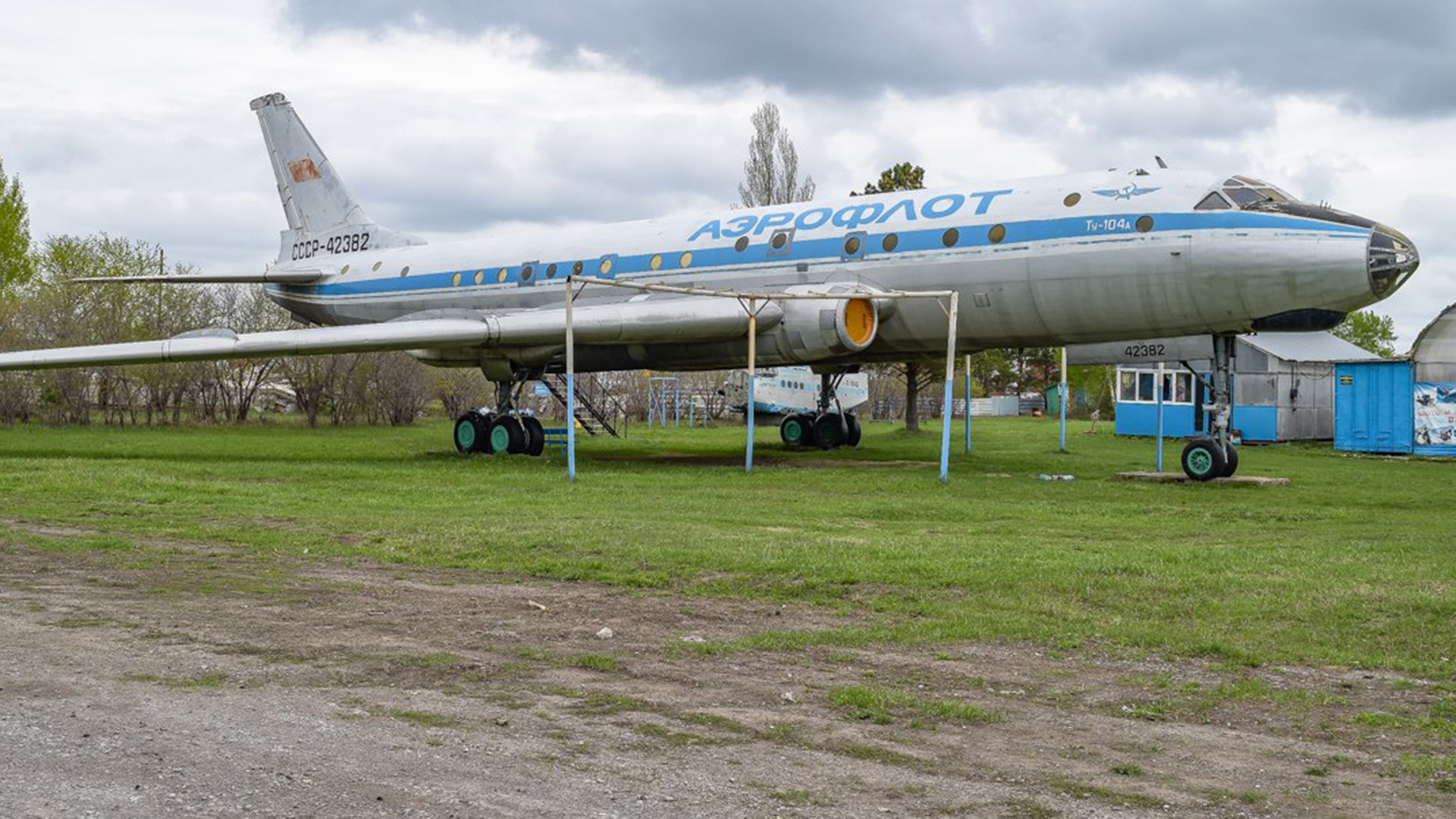 Resultado de imagem para Russa reforma aeronave histÃ³rica abandonada