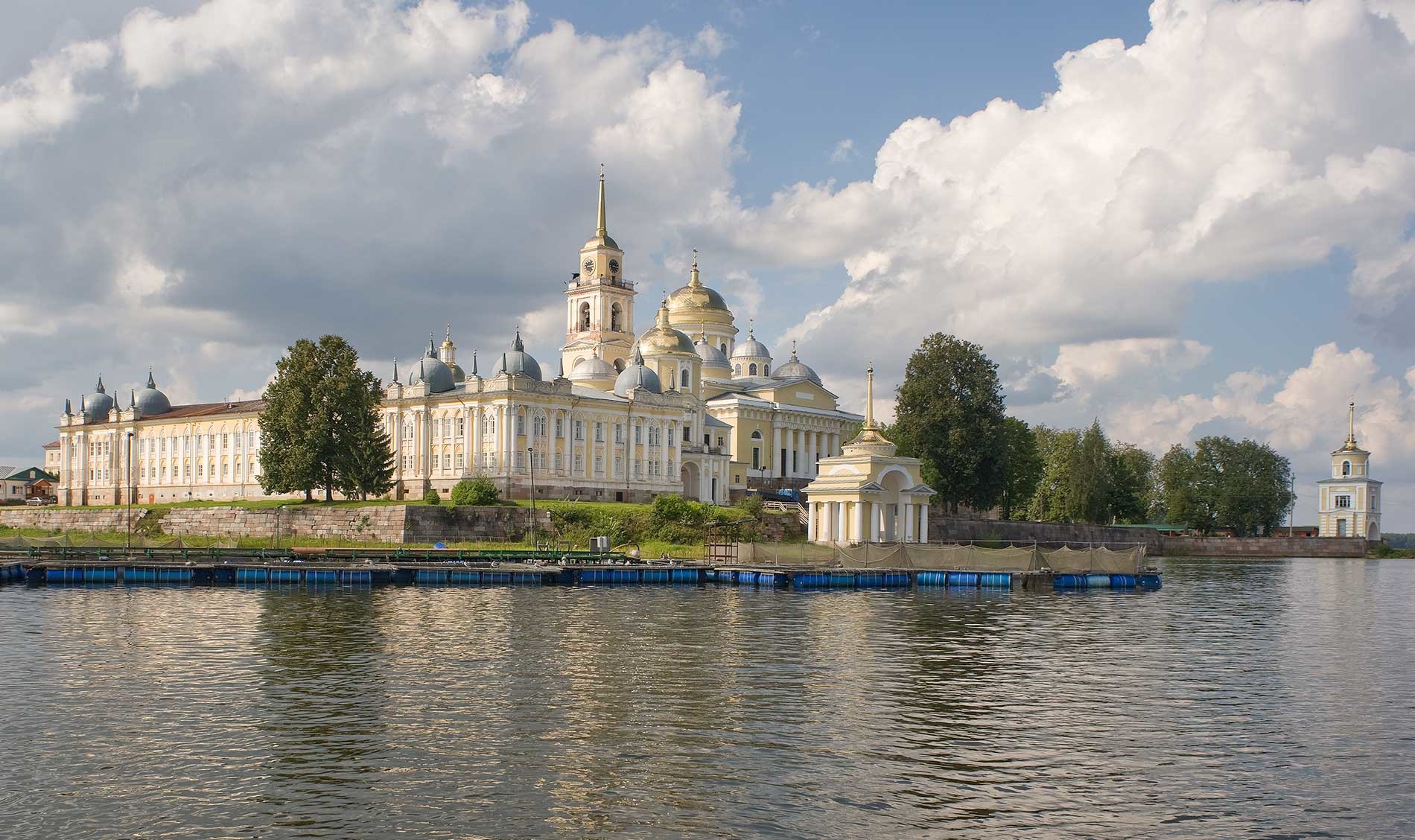 A floating apparition on Lake Seliger: St. Nilus Monastery - Russia Beyond