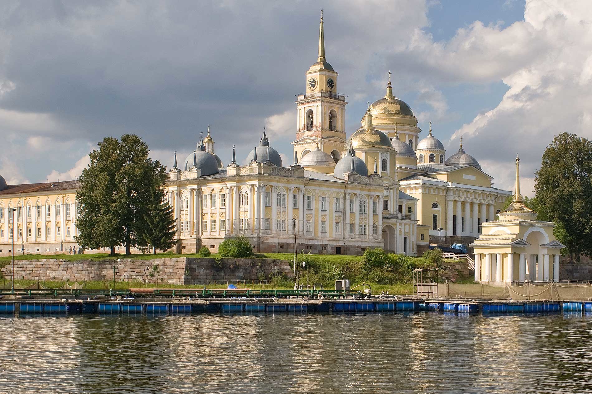 A floating apparition on Lake Seliger: St. Nilus Monastery - Russia Beyond