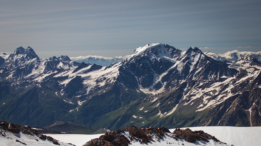 deux alpinistes francais secourus sur le mont elbrouz dans le caucase russe russia beyond fr