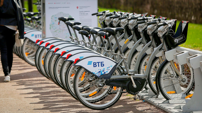 ci sono 13 biciclette traduci inglese