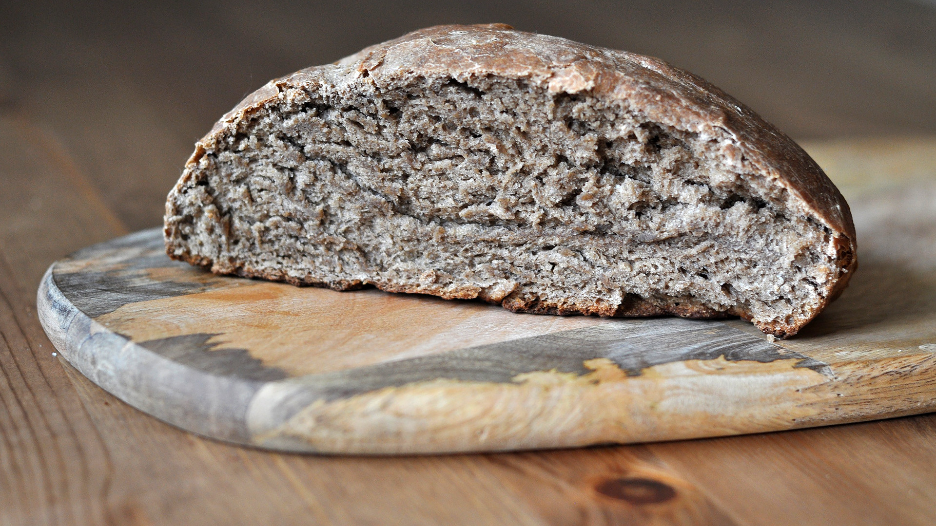 How to bake authentic Russianstyle dark bread at home