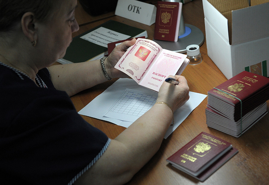 Russian international passport что это. 5b2bcc1615e9f96d714f06ca. Russian international passport что это фото. Russian international passport что это-5b2bcc1615e9f96d714f06ca. картинка Russian international passport что это. картинка 5b2bcc1615e9f96d714f06ca