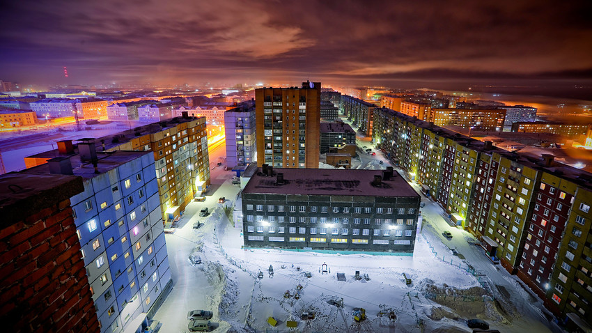 Residential buildings, Norilsk. The temperature has fallen to minus 42 degrees Celsius.