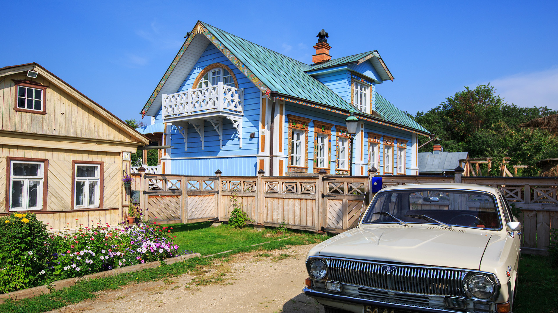 Russian Country House Synonyms