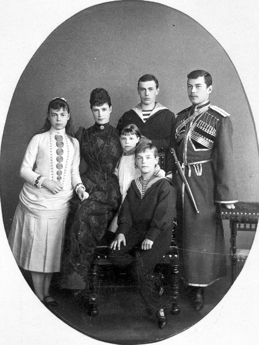 Fotografisches Erbe der Romanows Seltene Aufnahmen der Zarenfamilie in St. Petersburg