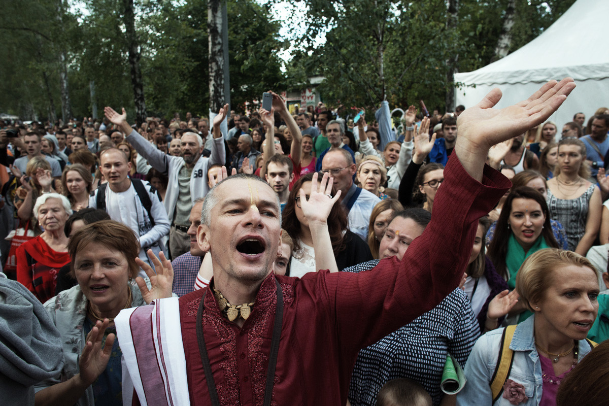 Victims Of Russias Dangerous Cults Shed Light On Their Menacing