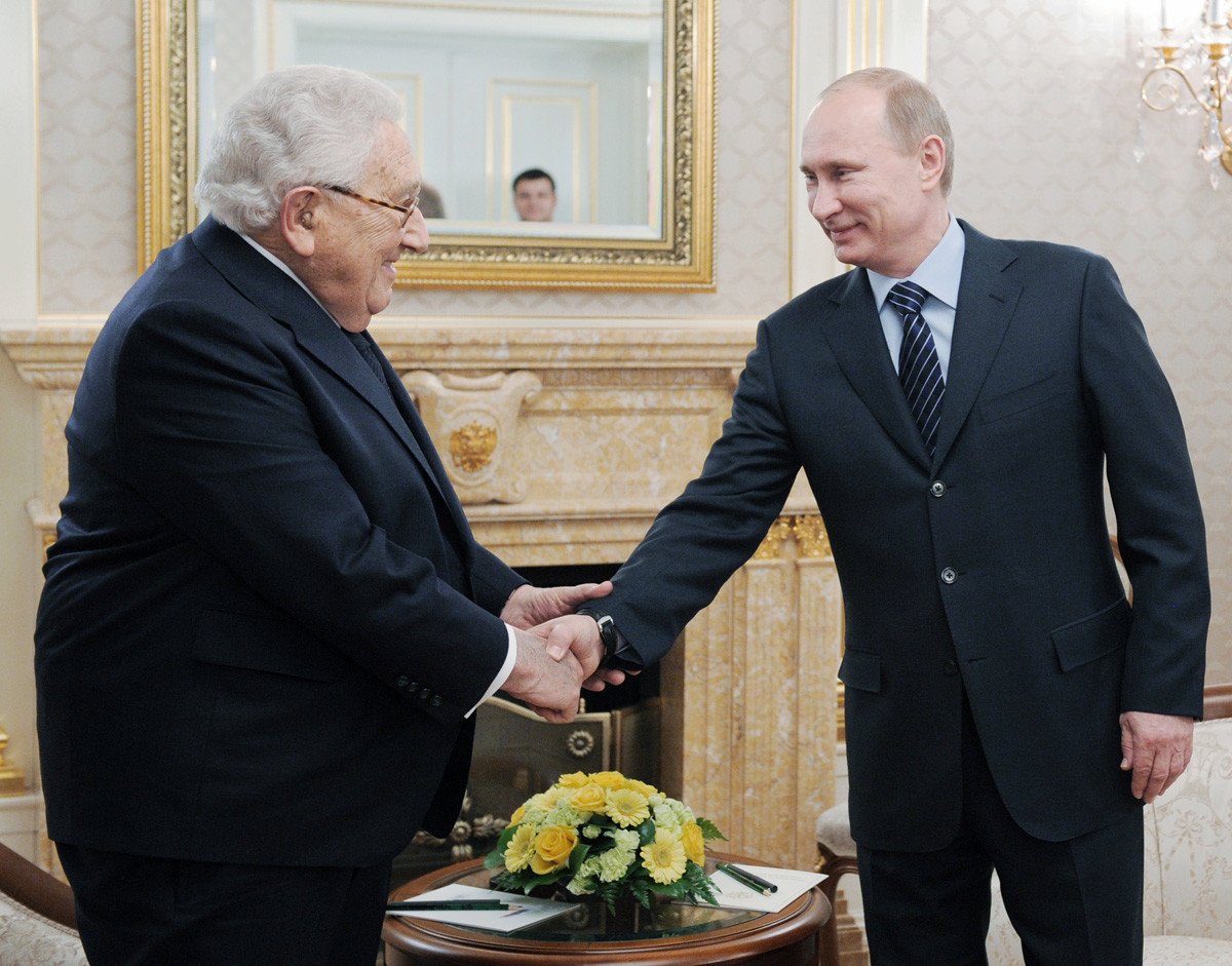 Путин е човек, който изпитва силна вътрешна връзка с руската история, смята Кисинджър.