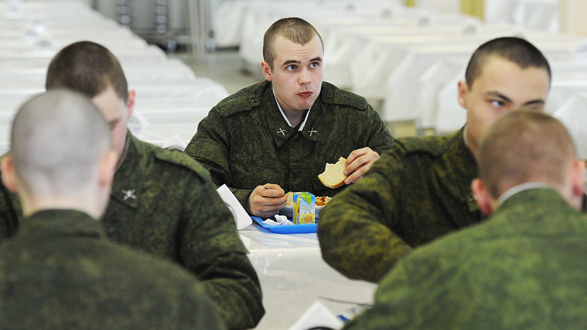 ロシア人兵士の食事 軍で出される料理10選 ロシア ビヨンド