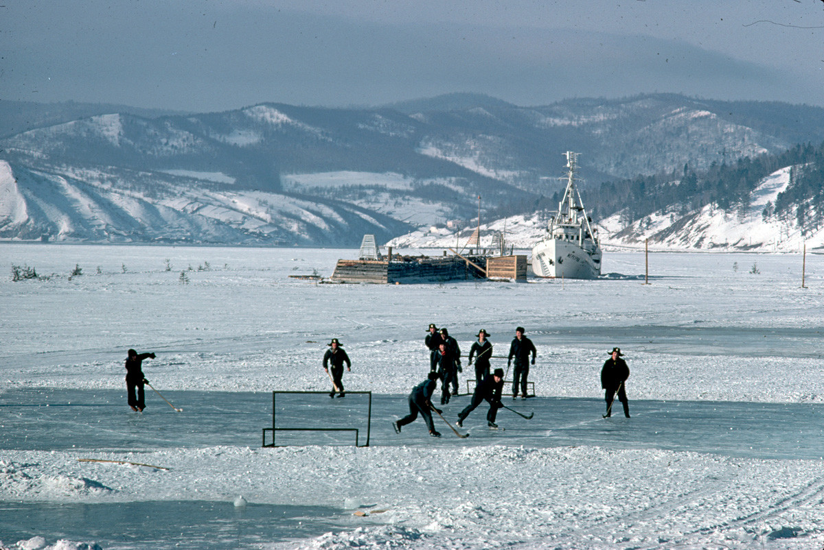 12 Archive Photos Showing The History Of Lake Baikal Russia Beyond   5bc991cb85600a4ed110b2d1 