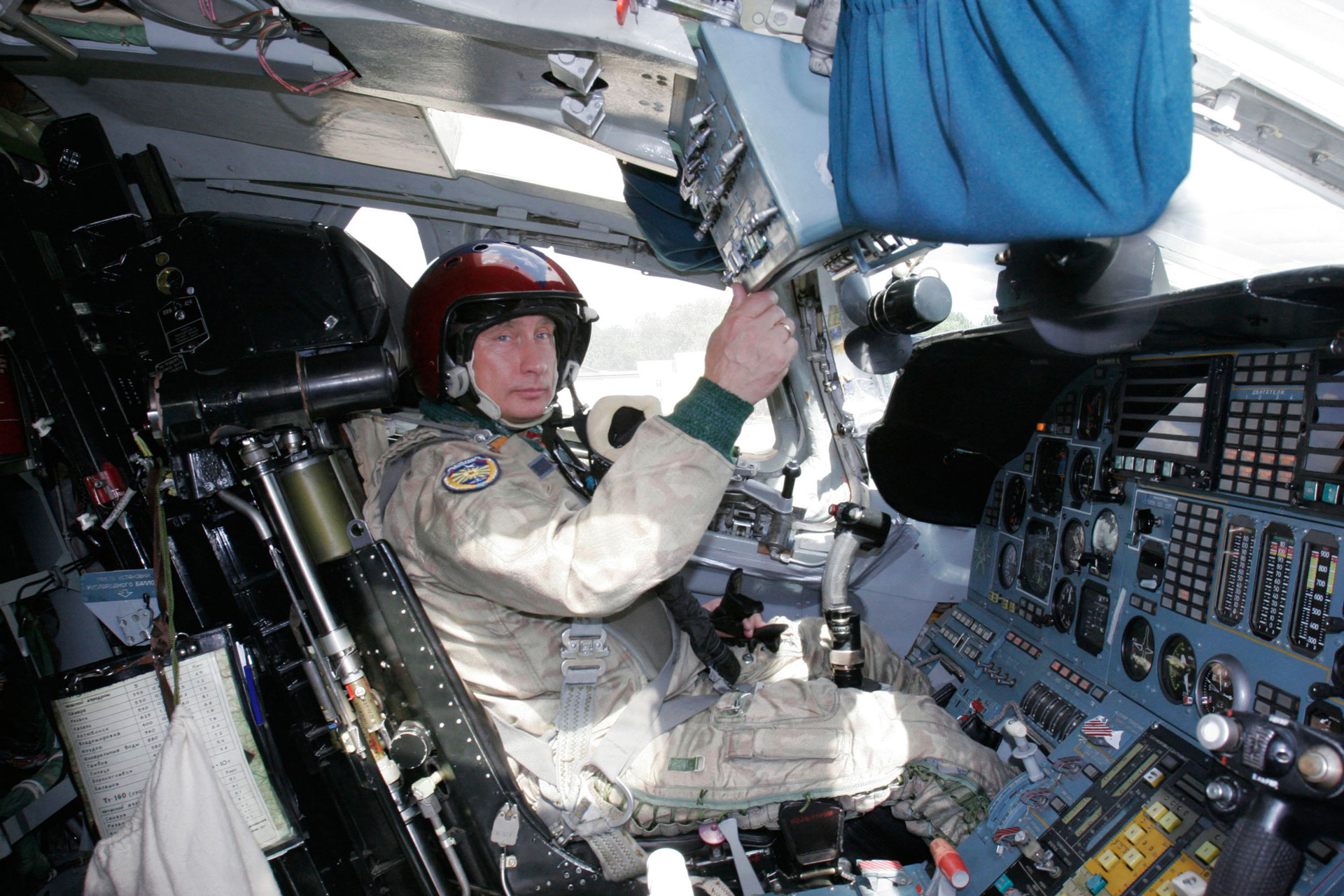 Combien De Pilote Dans Un Canadair De Staline à Poutine: dans quels avions volent les dirigeants russes
