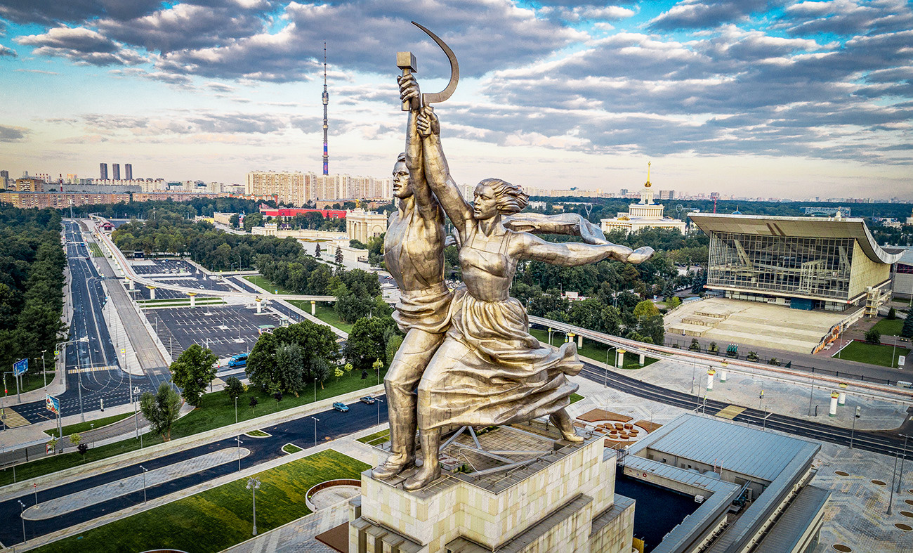 Фото рабочий и колхозница вднх