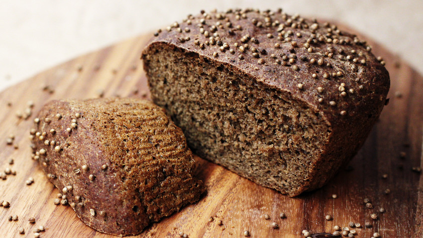 How to cook legendary Borodinsky bread at home - Russia Beyond