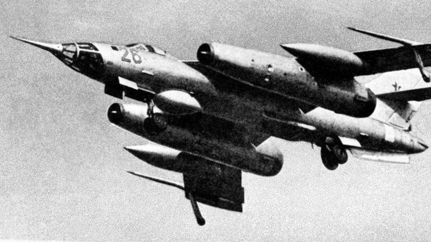 Yak-28.