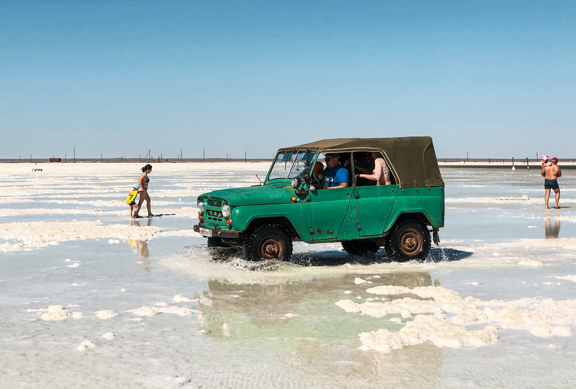 Соляное озеро в Астрахани