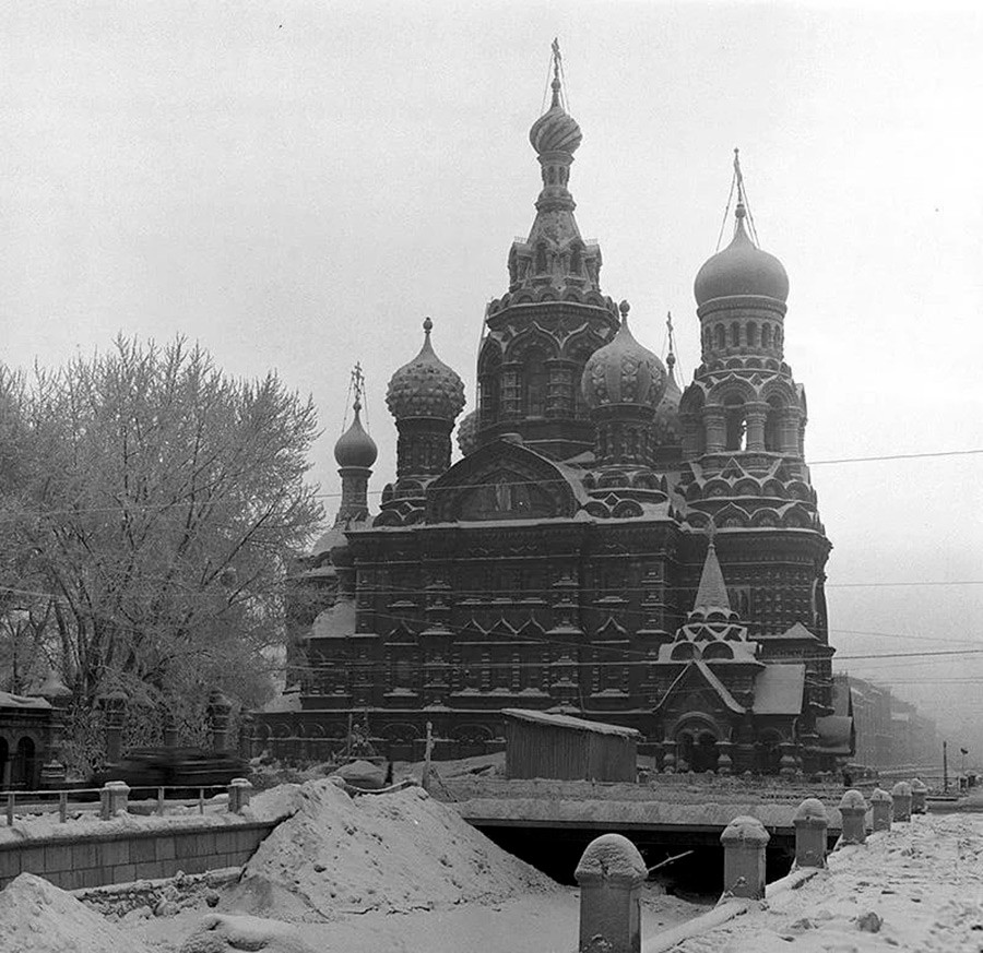 храмы москвы действующие в советское время