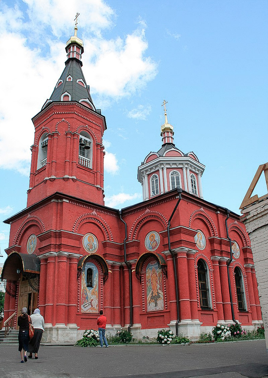 храмы москвы действующие в советское время