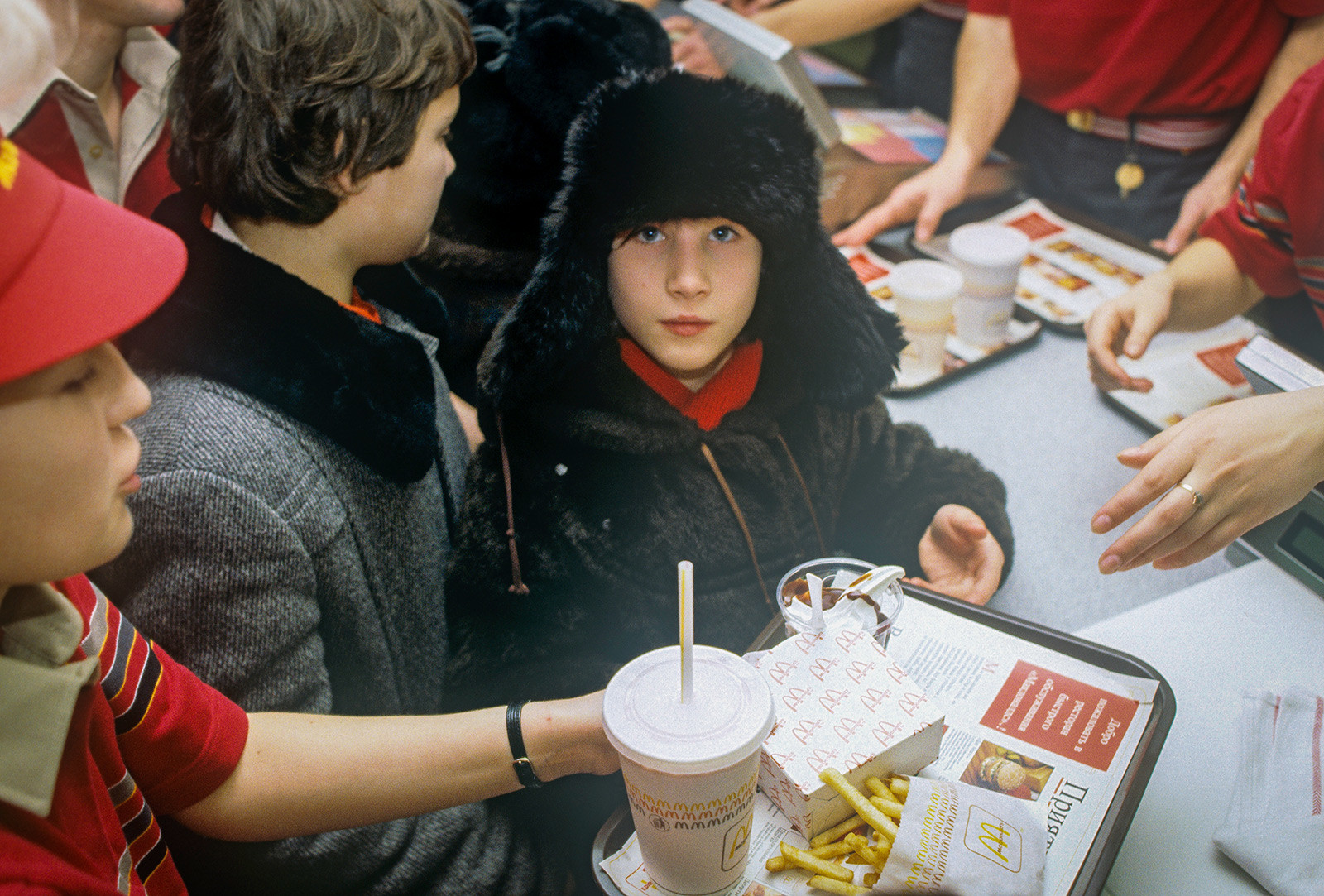 ソ連のマクドナルド第1号店がいかにロシア人を熱狂させたか ロシア ビヨンド