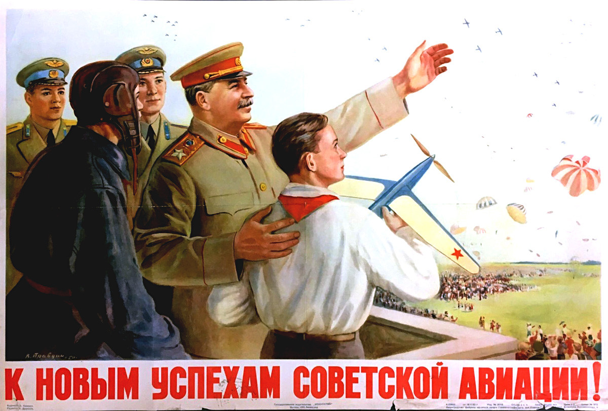 2. ¡Adelante con los nuevos éxitos de la aviación soviética!