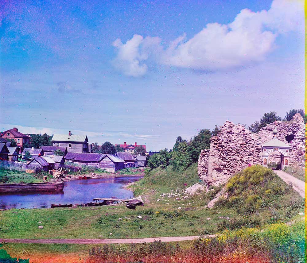 Staraya Ladoga village with Ladozhka River & ruins of Vorotnaya Tower. Summer 1909.