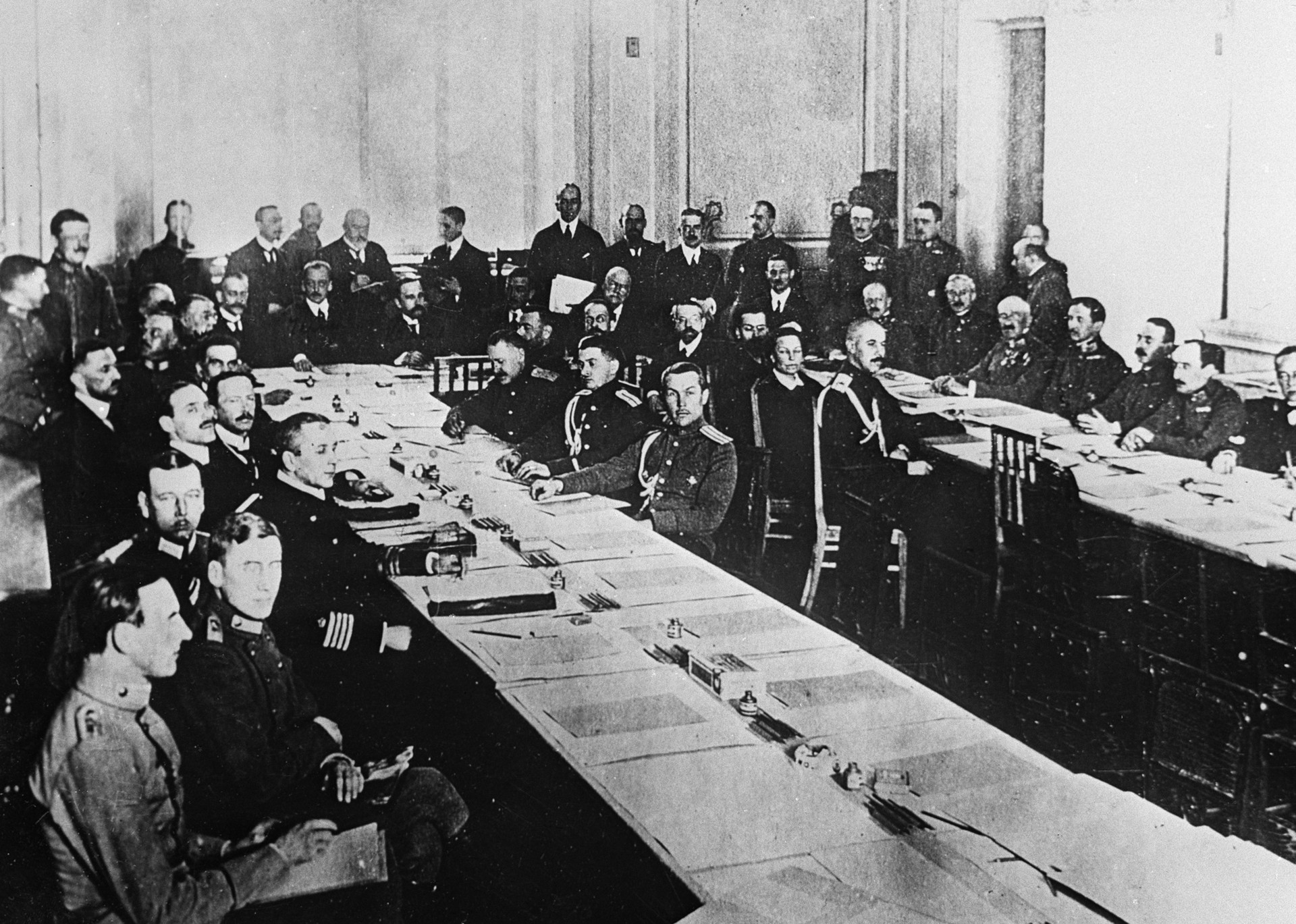 Un encuentro durante la conferencia de paz en la que se firmó el Tratado de Brest-Litovsk, el 3 de marzo de 1918