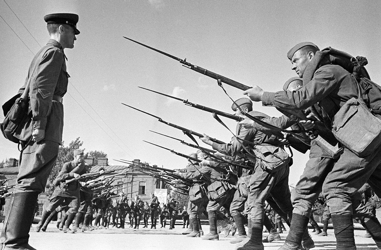 Bataille La Plus Meurtrière De La Seconde Guerre Mondiale Comment des criminels sont devenus des héros soviétiques pendant la