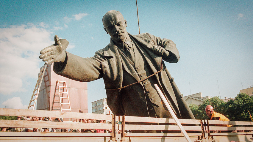 Perché il sistema socialista crollò in Unione Sovietica? - Russia