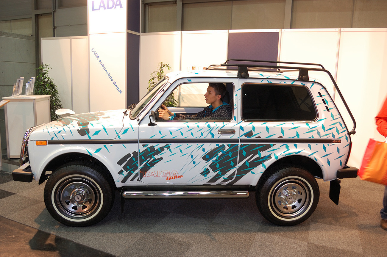 Modelos de carros russos são ‘disfarçados’ para vender no exterior