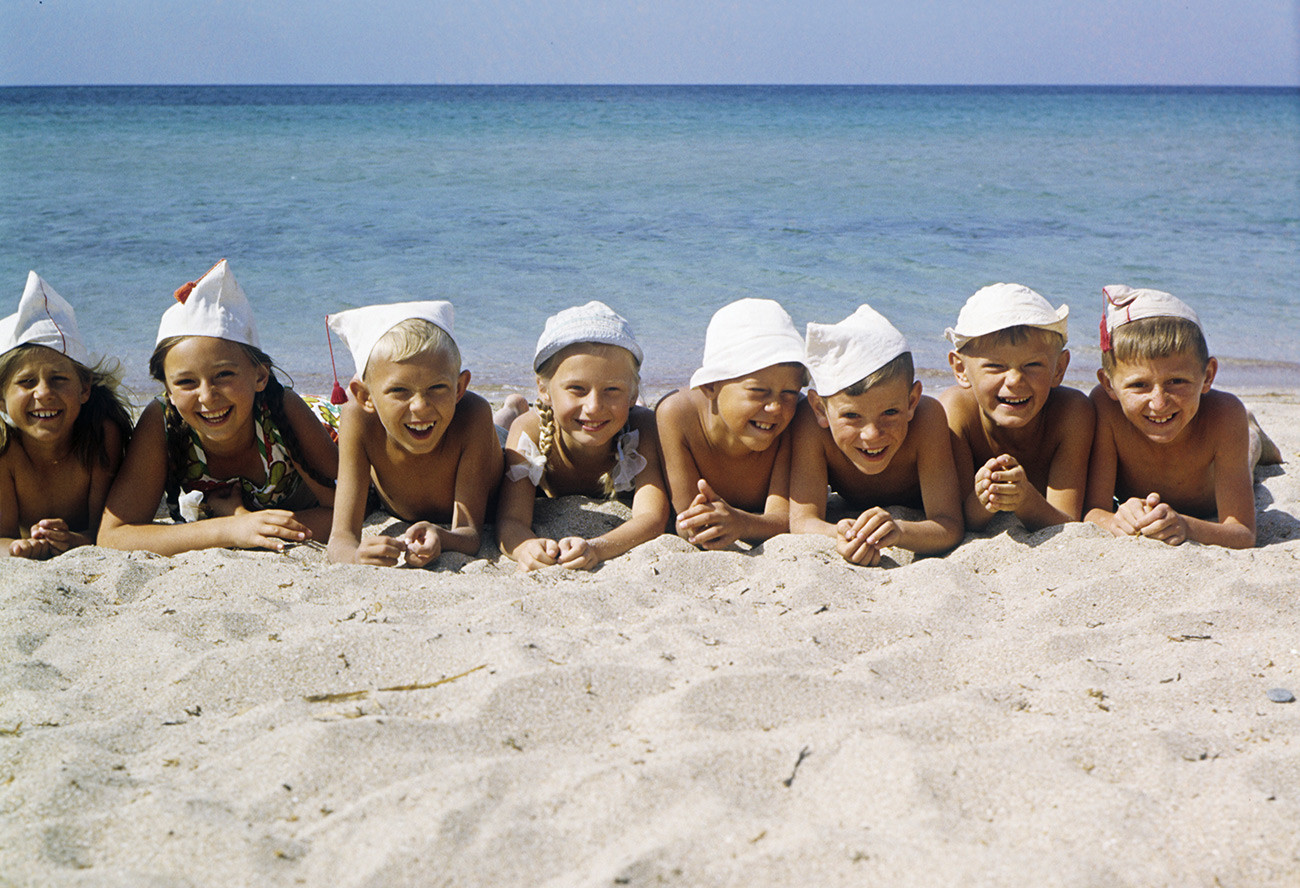 How people spent holidays on the beach in the Soviet Union (PHOTOS