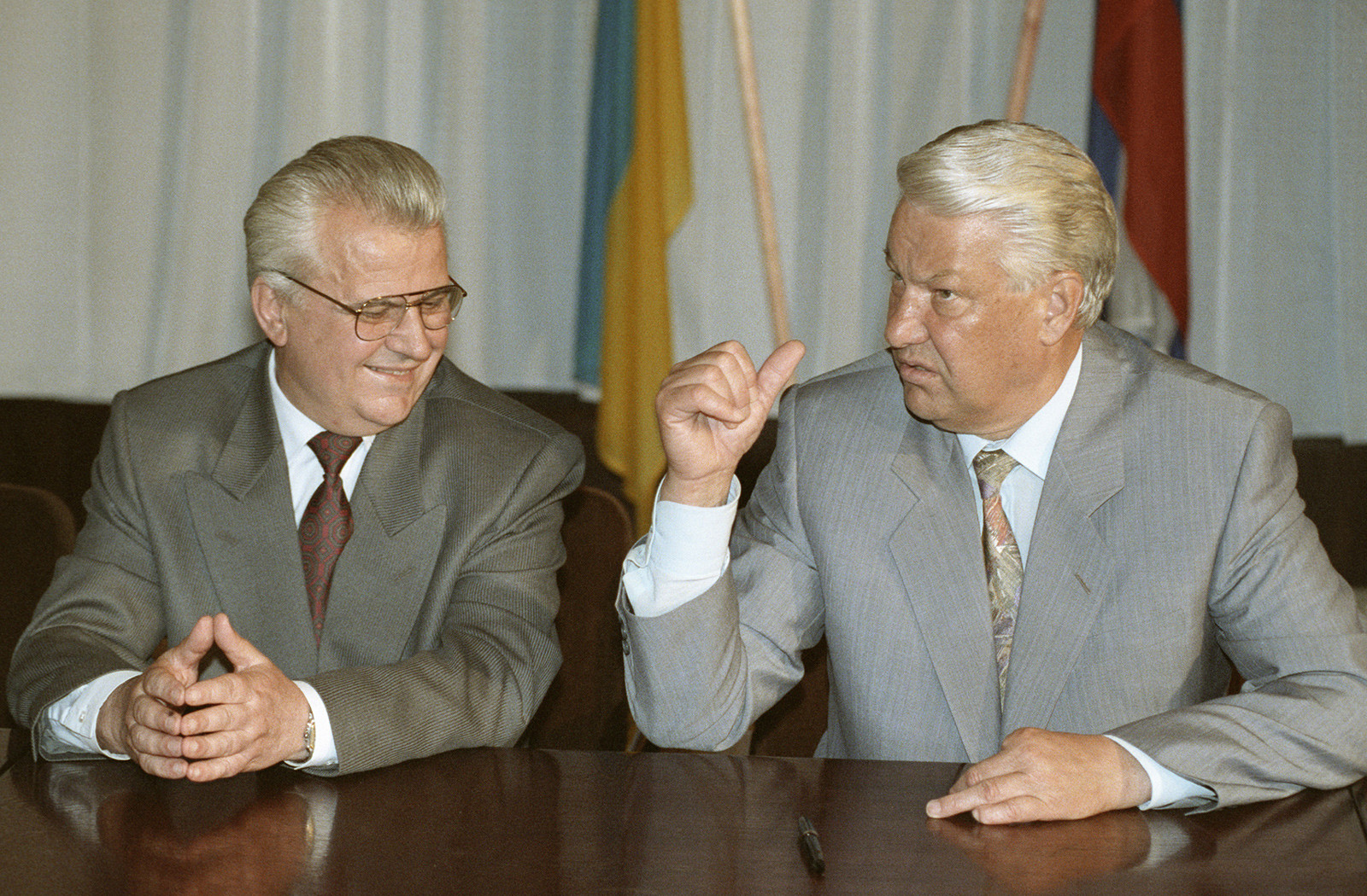 Der ukrainische Präsident Leonid Krawtschuk und der russische Präsident Boris Jelzin