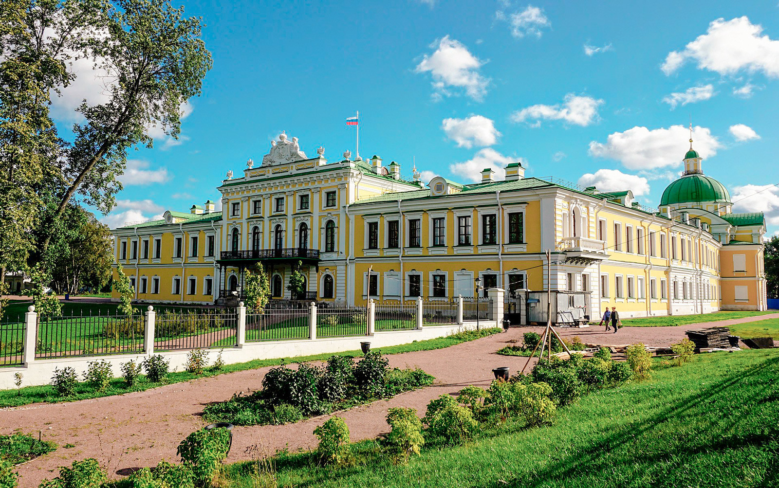 Какво правят комунистите с дворянските имения и дворци? - Russia Beyond ...